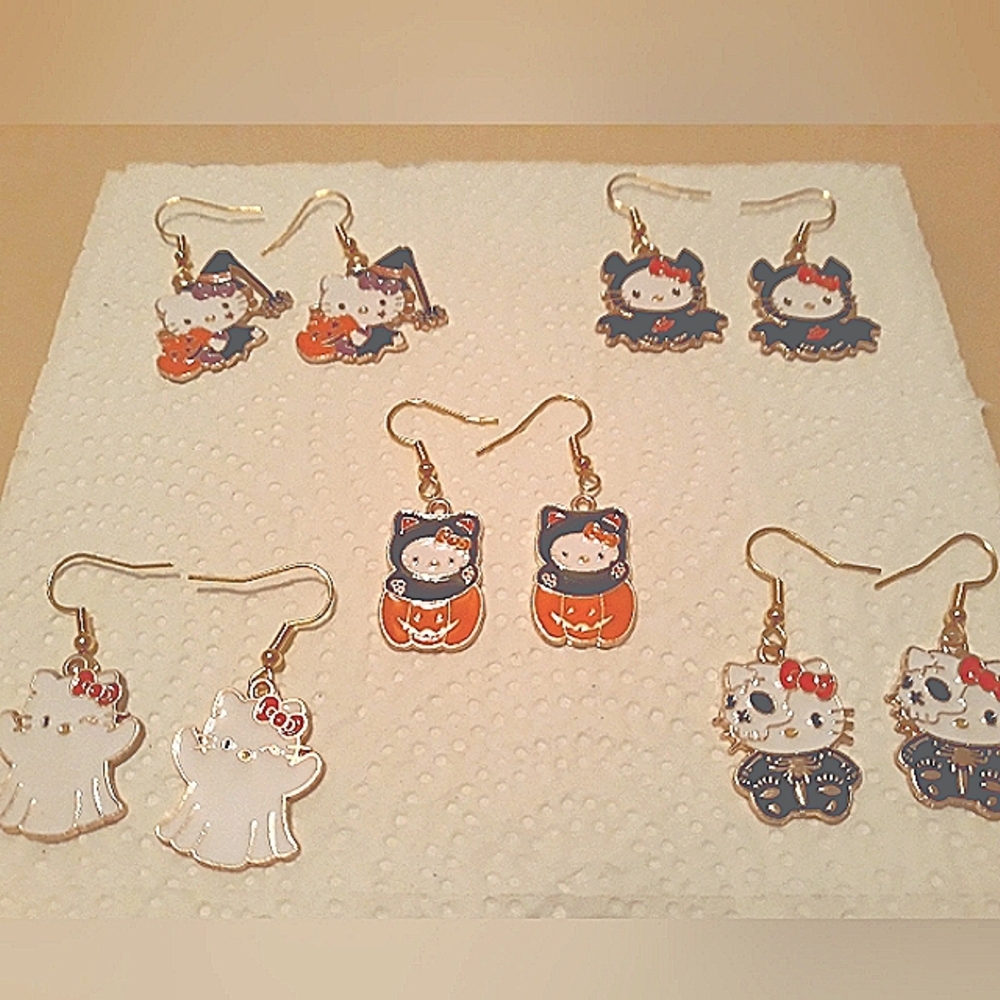 New Hello Kitty Ghost Red Bow Dangle Earrings Gol… - image 3